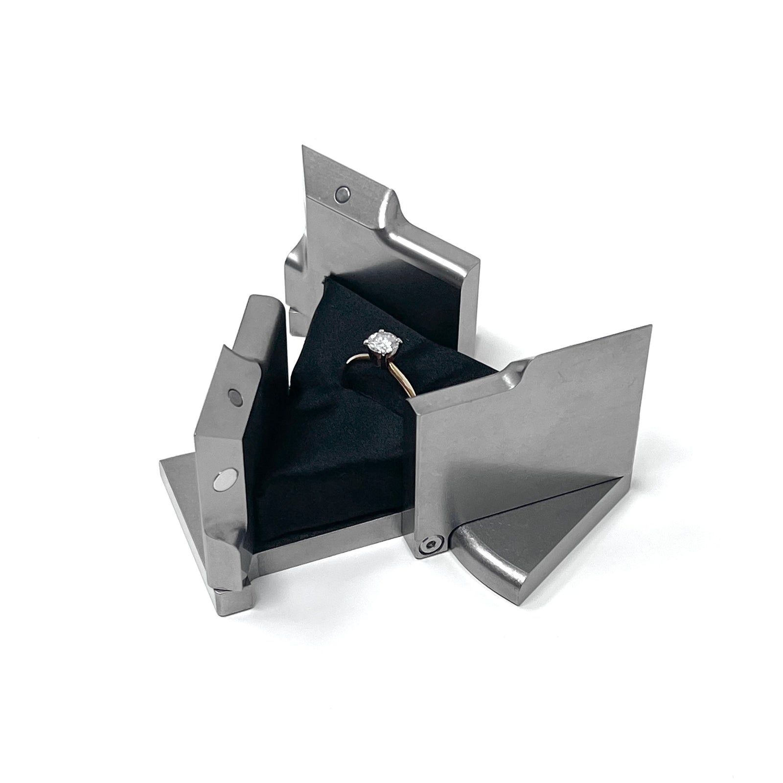 Kinetacube Ring Box - Fourth Limited Edition: Titan – Degrees of Freedom